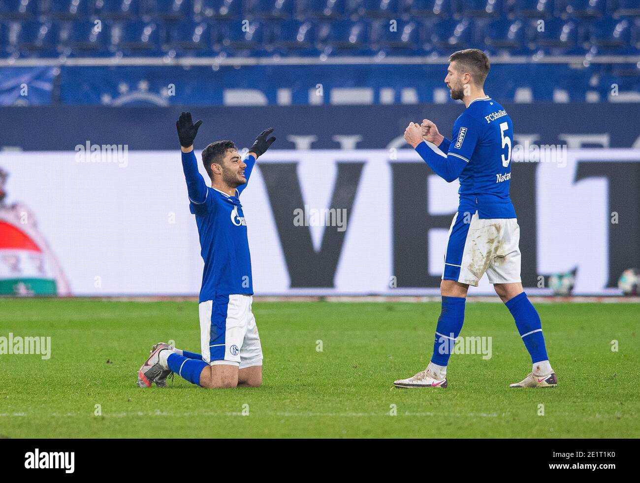 Ozan kabak fc schalke 04 hi-res stock photography and images - Page 9 -  Alamy