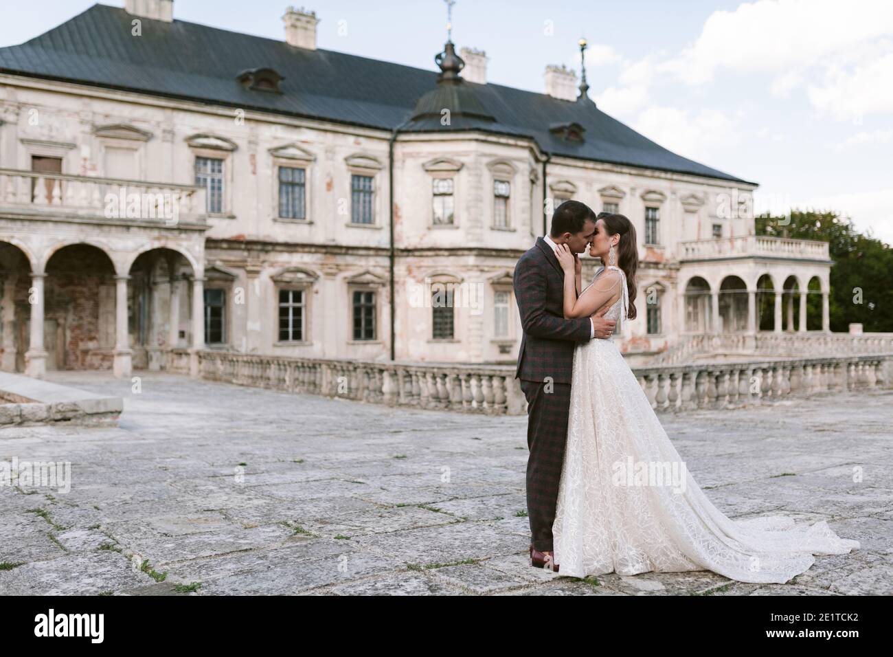 Newlywed in the palace hi-res stock photography and images - Alamy