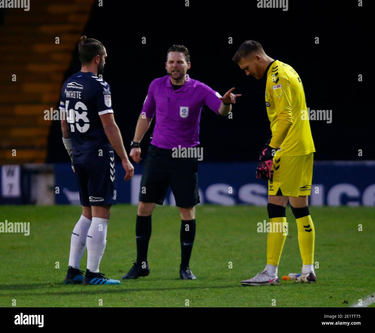 Southend, UK. 09th Jan, 2021. SOUTHEND, ENGLAND - JANUARY 09: Referee C Polland having a word with Mark Oxley of Southend United during Sky Bet League Two between Southend United and Barrow FC at Roots Hall Stadium, Southend, UK on 09th January 2021 Credit: Action Foto Sport/Alamy Live News Stock Photo