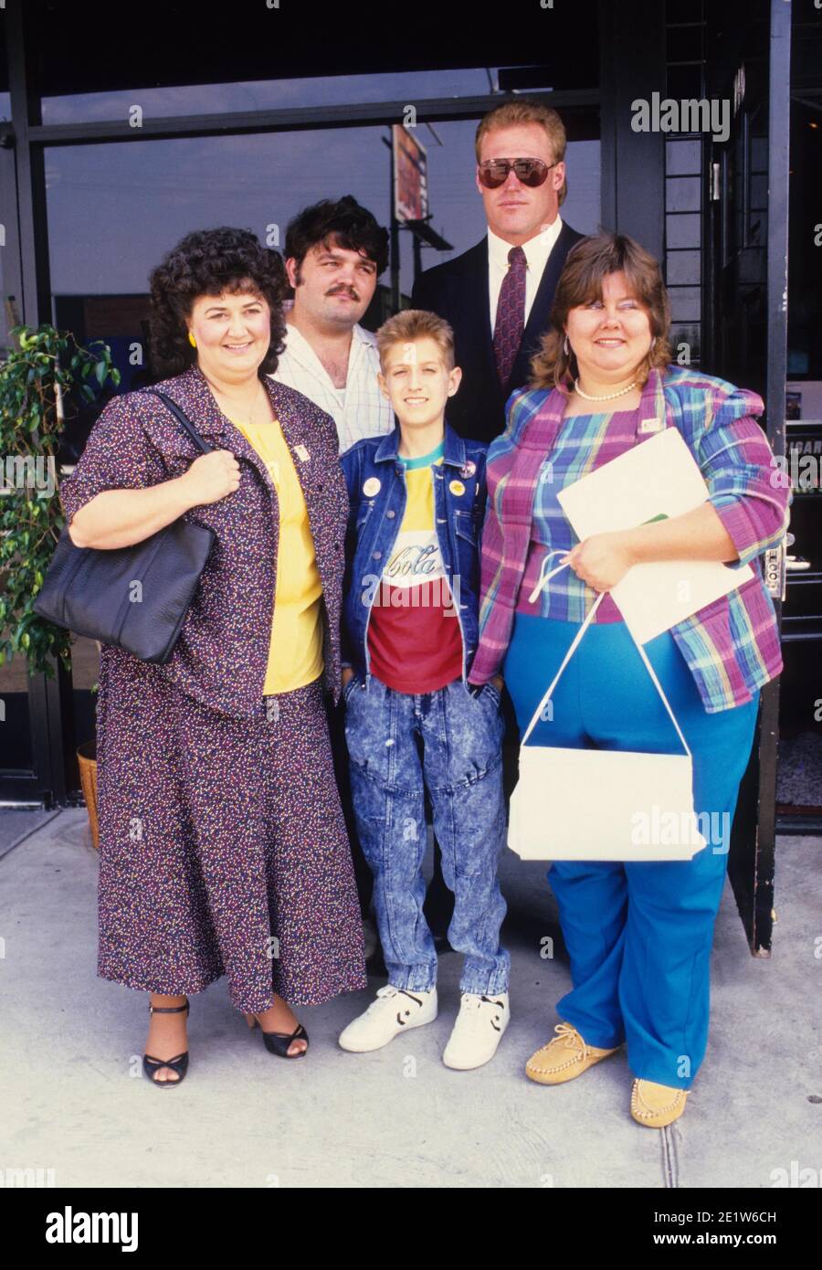 RYAN WHITE with mother Jeanne Hale White , Louise and Clifford Ray NFL linebacker Linden King 1987 f4846 Credit: Ralph Dominguez/MediaPunch Stock Photo