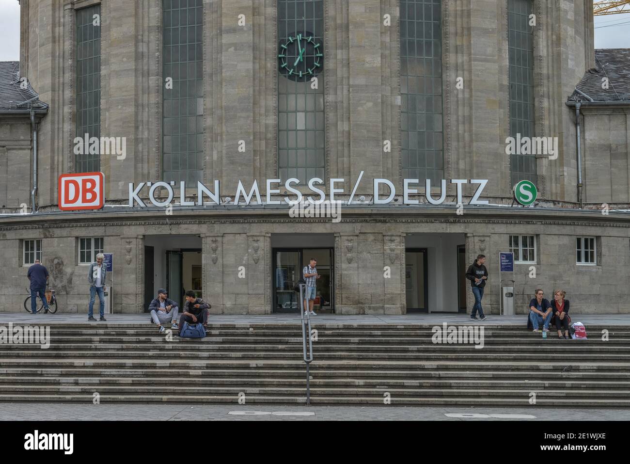 Bahnhof Messe Deutz, Deutz, Koeln, NordrheinWestfalen, Deutschland Stock Photo Alamy