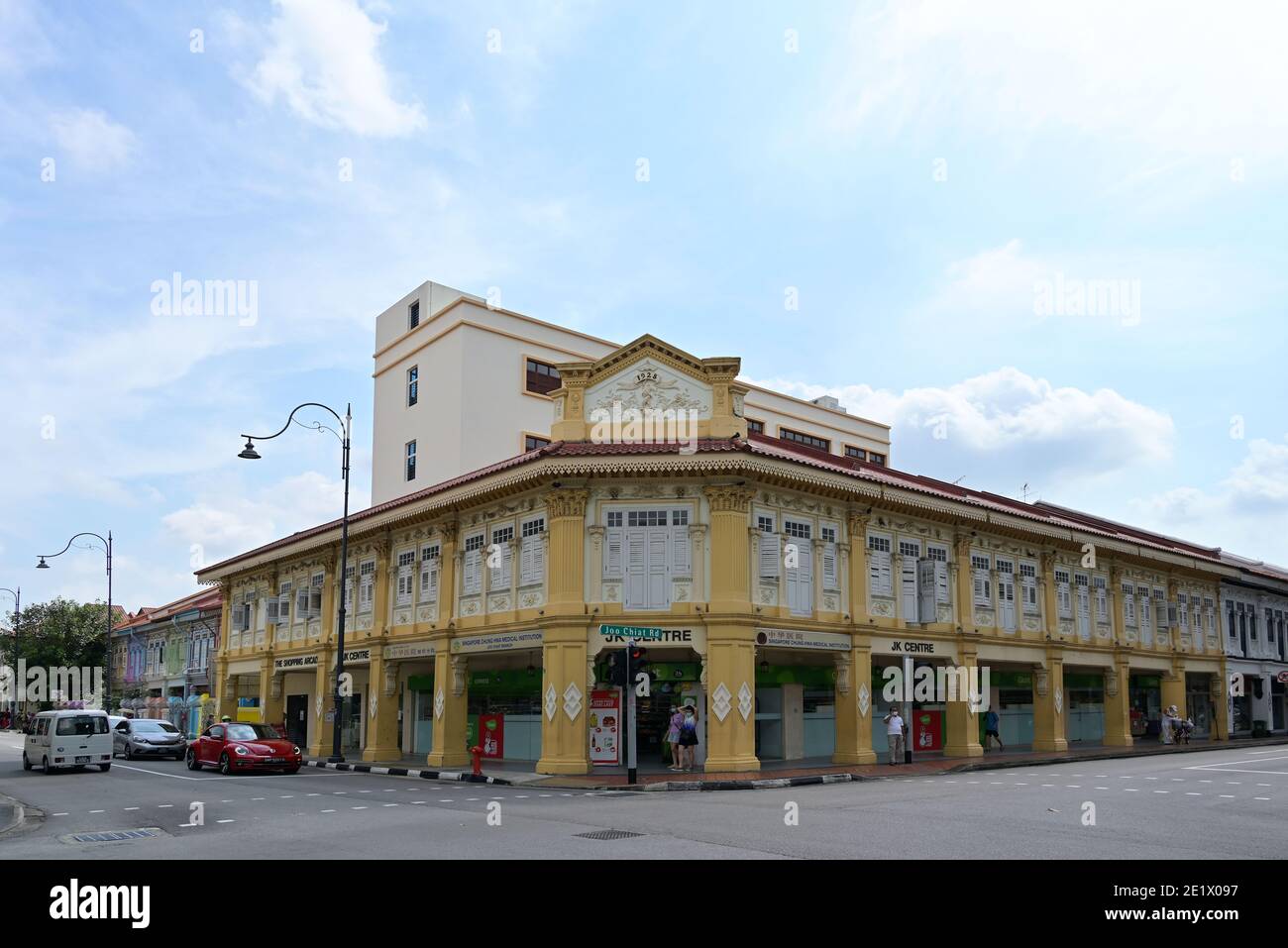 Junction of Joo Chiat Road and Koon Seng Road, with conserved building dating to 1928, Singapore Stock Photo