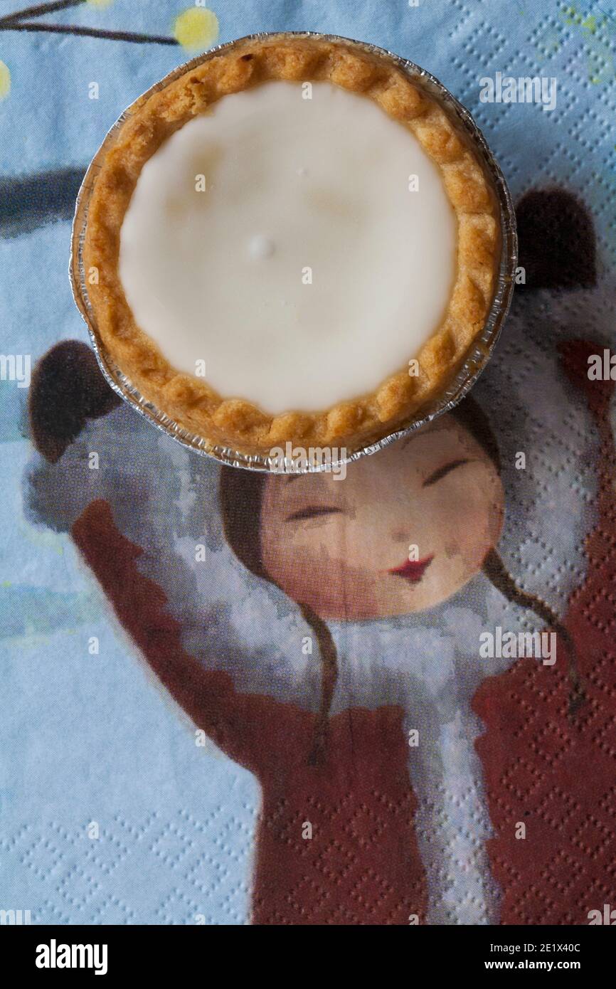 Iced Mince Pies High Resolution Stock Photography and Images - Alamy
