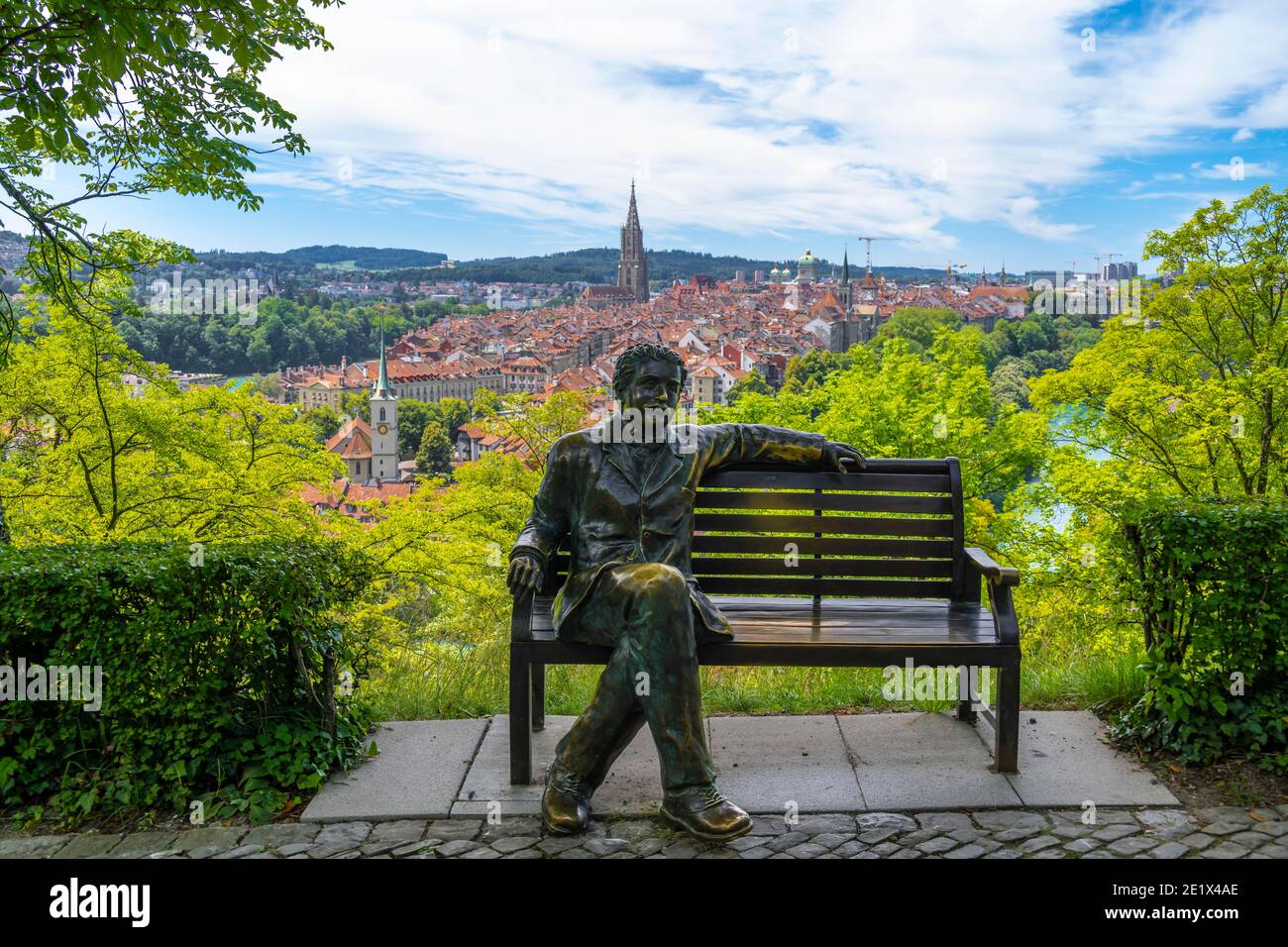 Albert Einstein, bronze figure by Le Passioni, view from the rose garden to the old town, Bern Cathedral, district Nydegg, Bern, canton Bern Stock Photo