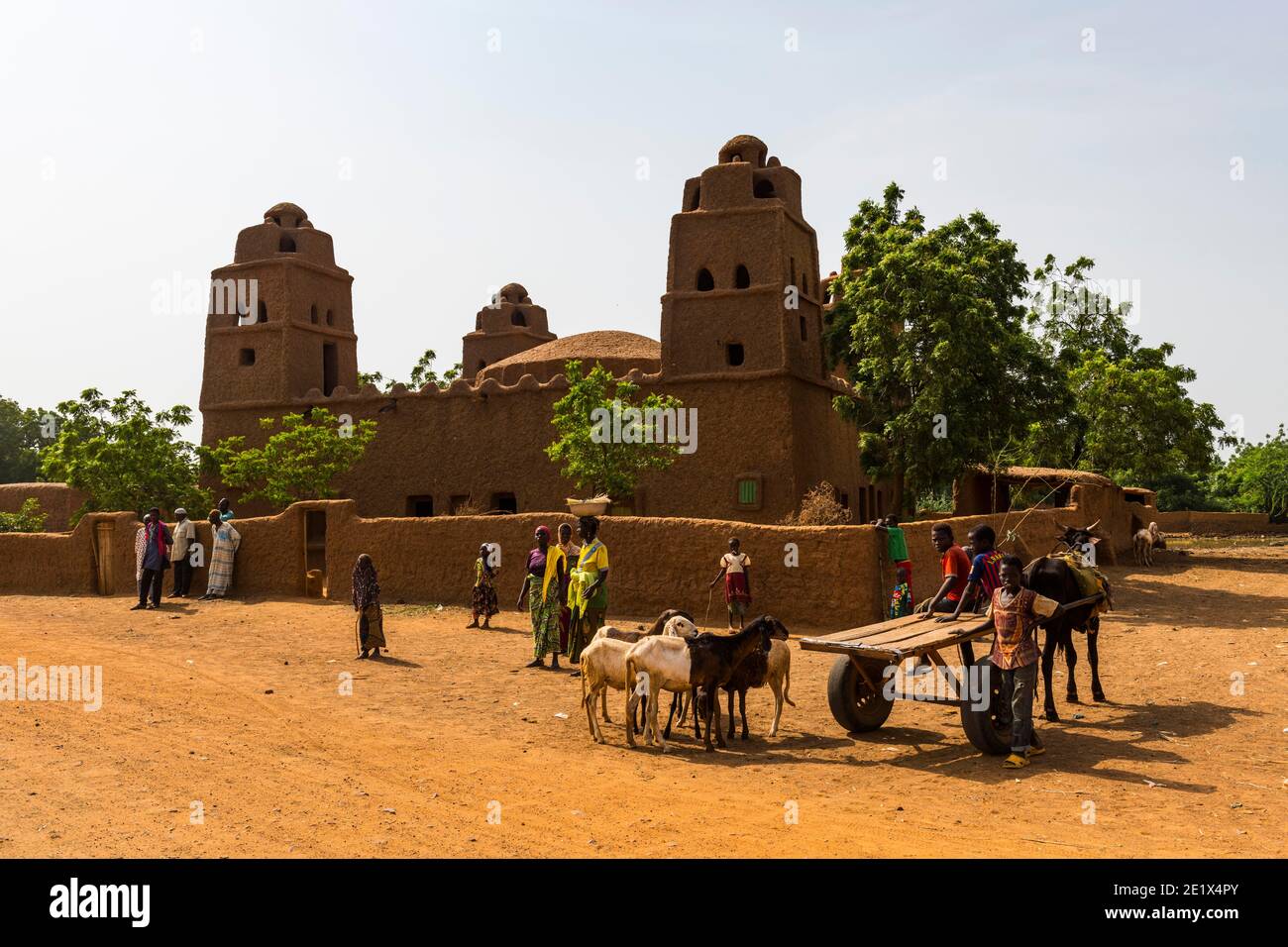 Local people in front of Mosque, Hausa architecture, Yaama, Niger Stock Photo