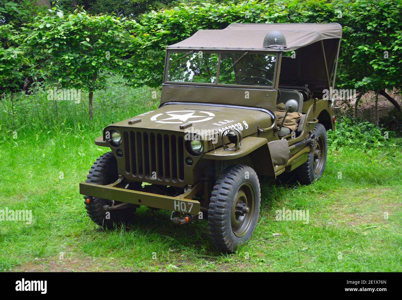World war 2 truck hi-res stock photography and images - Alamy