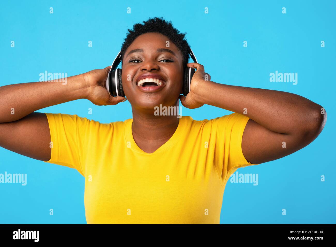 Happy black lady enjoy hi-res stock photography and images - Alamy