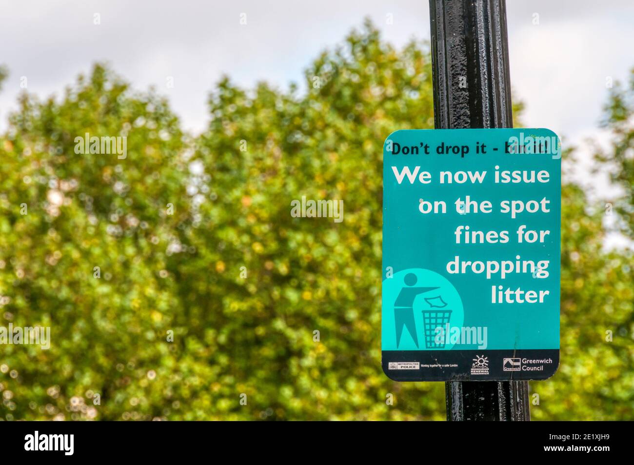 Anti litter sign hires stock photography and images Alamy