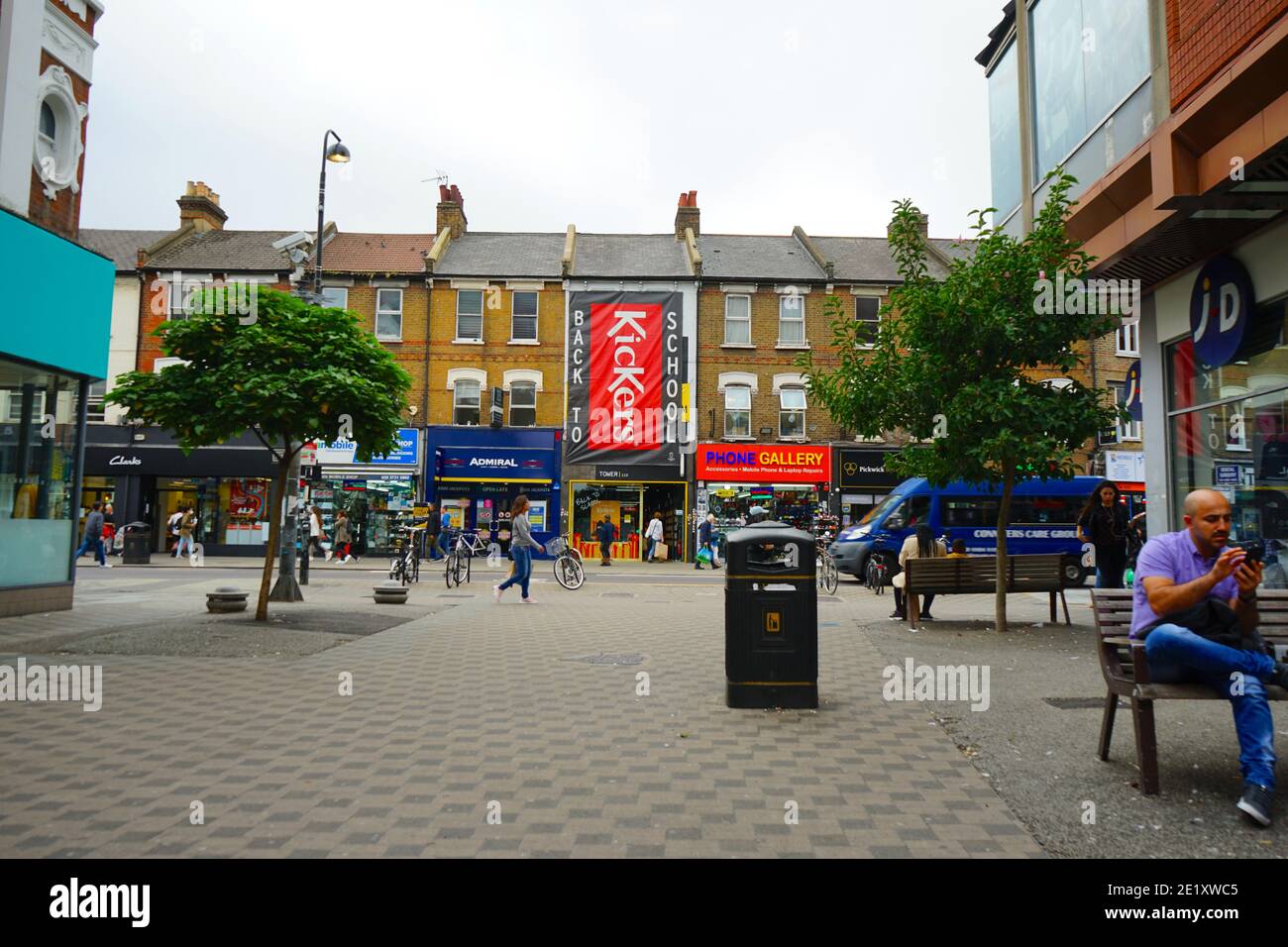 Wood green high street hi res stock photography and images Alamy
