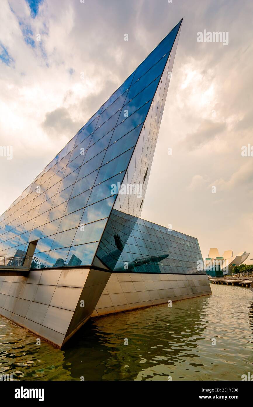 The Futuristic Building Of Louis Vuitton Shop In Marina Bay, Singapore  Stock Photo, Picture and Royalty Free Image. Image 43751827.