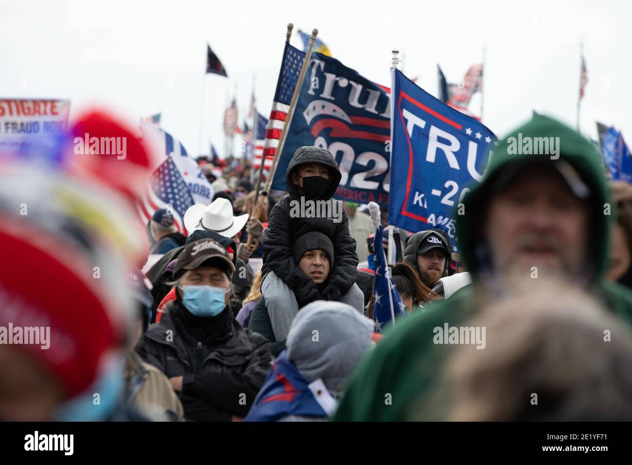 January 6, 2021: Thousands of Trump's supporters protesting at Washington Monument in support of President Donald Trump during a rally 'Save America March'', today on January 06, 2021 in Washington DC, USA. Credit: Eman Mohammed/ZUMA Wire/Alamy Live News Stock Photo
