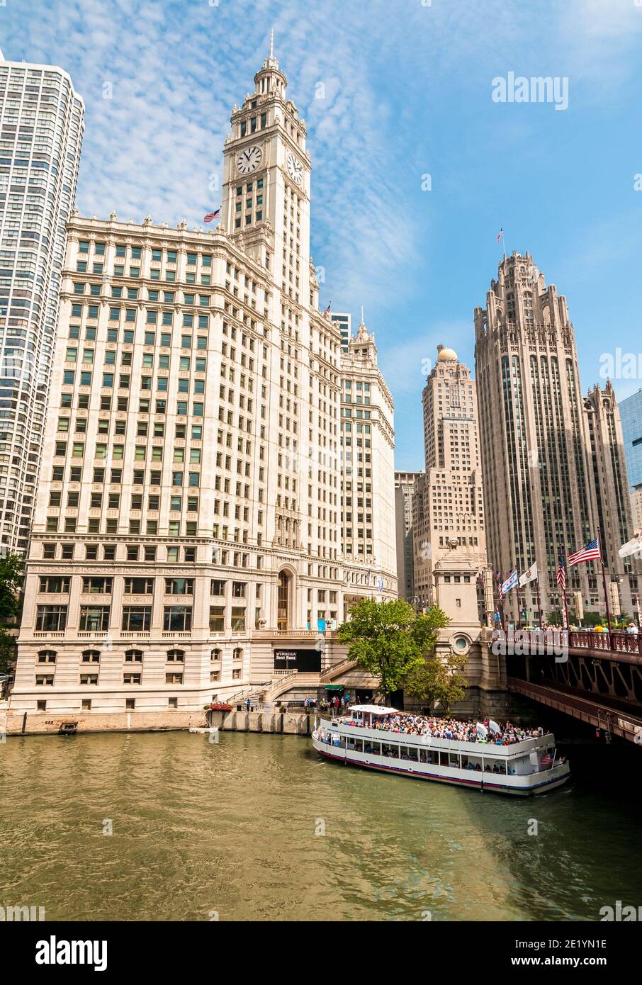 Chicago, Illinois, USA - August 24, 2014: Wendella Boat Rides architectural tour the Chicago river in Chicago Downtown, USA Stock Photo