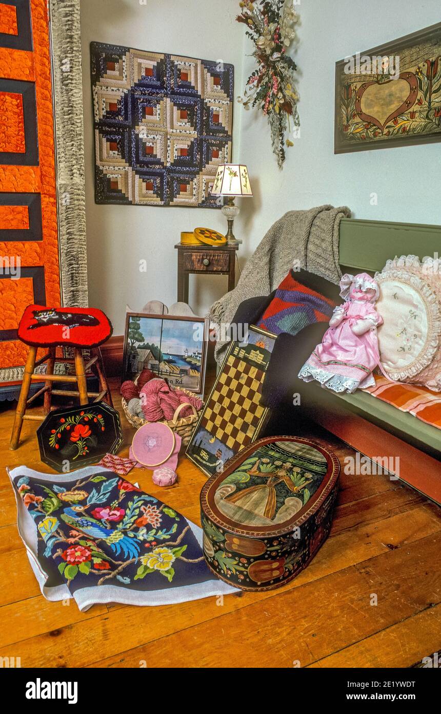 Antique quilts hi-res stock photography and images - Alamy