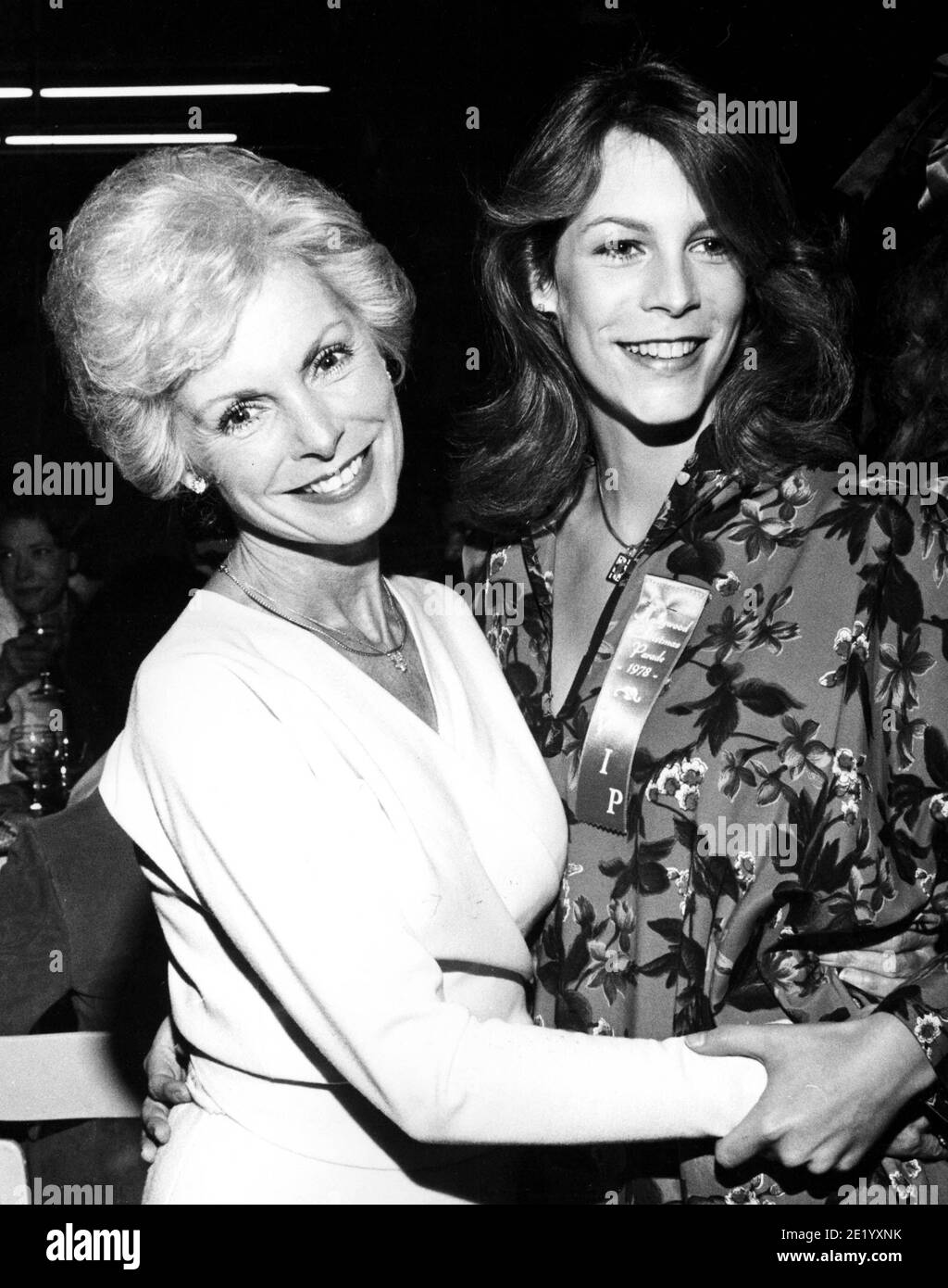 JANET LEIGH AND JAMIE LEE CURTIS A THE HOLLYWOOD CHRISTMAS PARADE