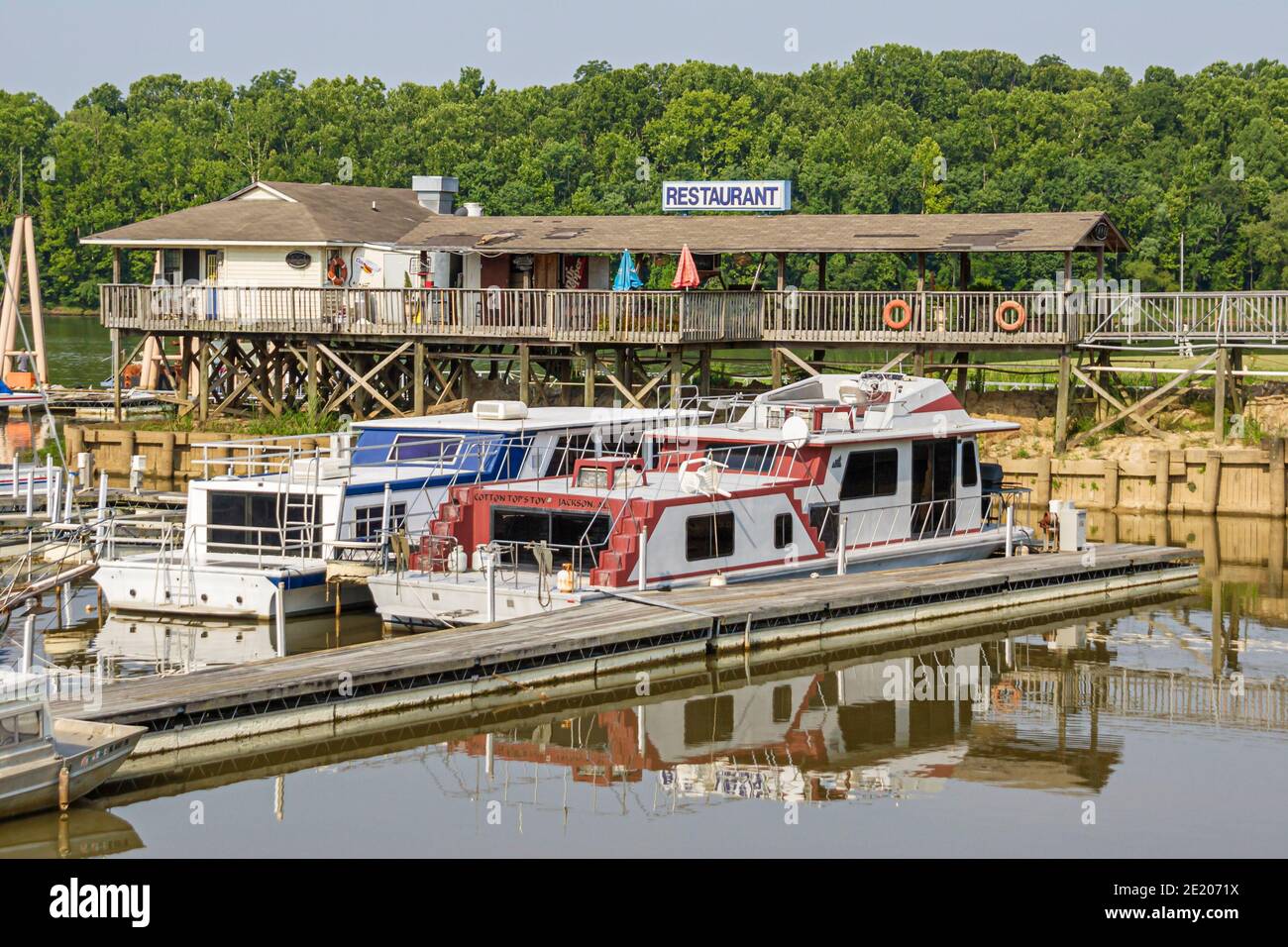 Yacht basin hires stock photography and images Alamy