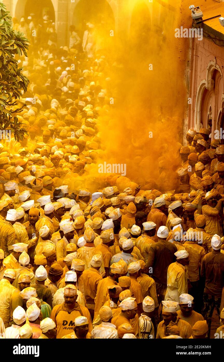 Bhandara the turmeric or haldi showering festival of jejuri Maharashtra