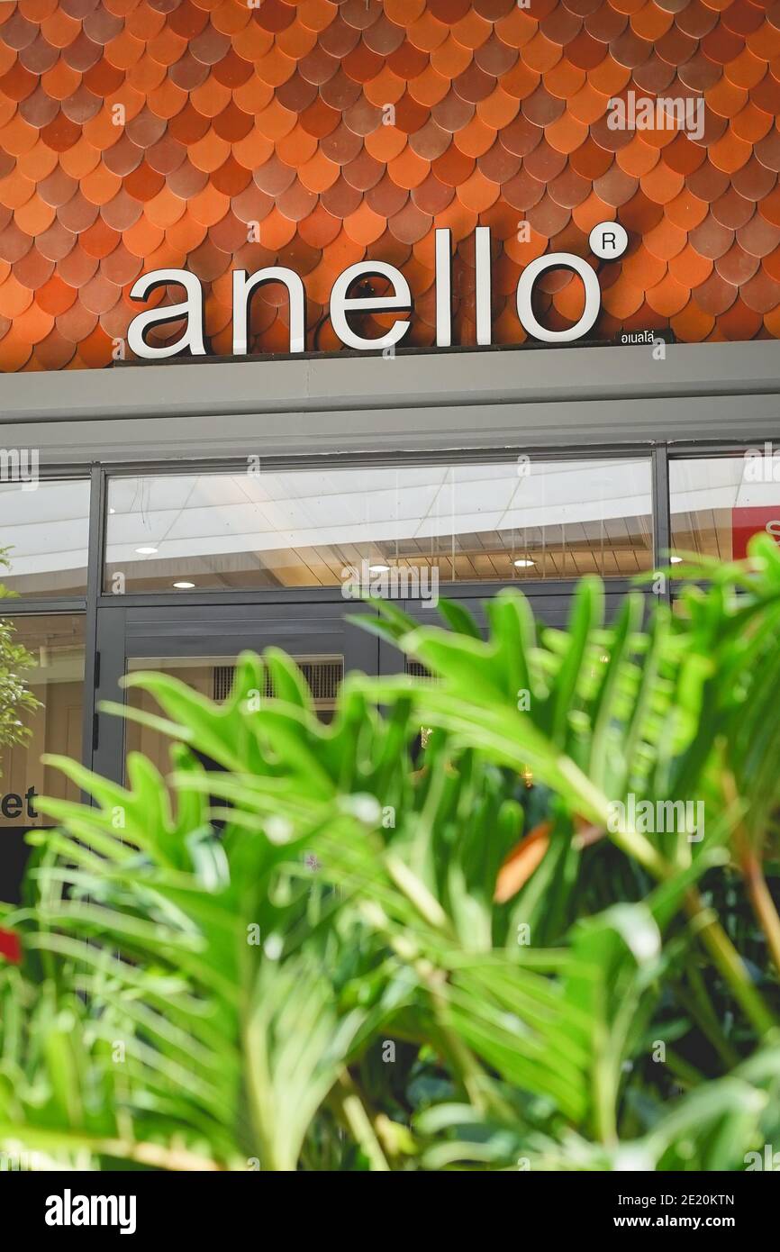 Retail store in asia hi res stock photography and images Alamy