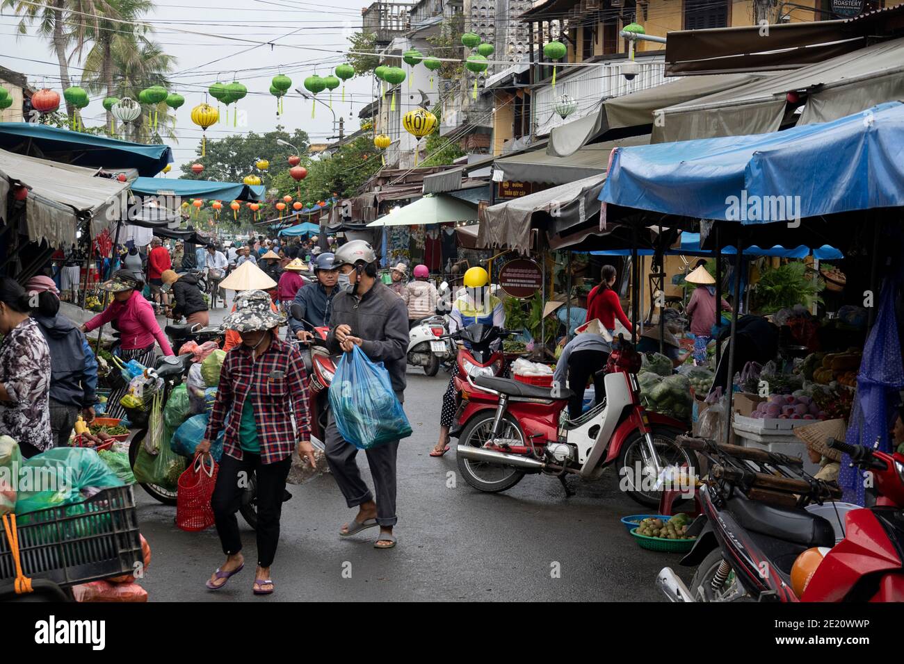 Busy street market in Vietnam Stock Photo