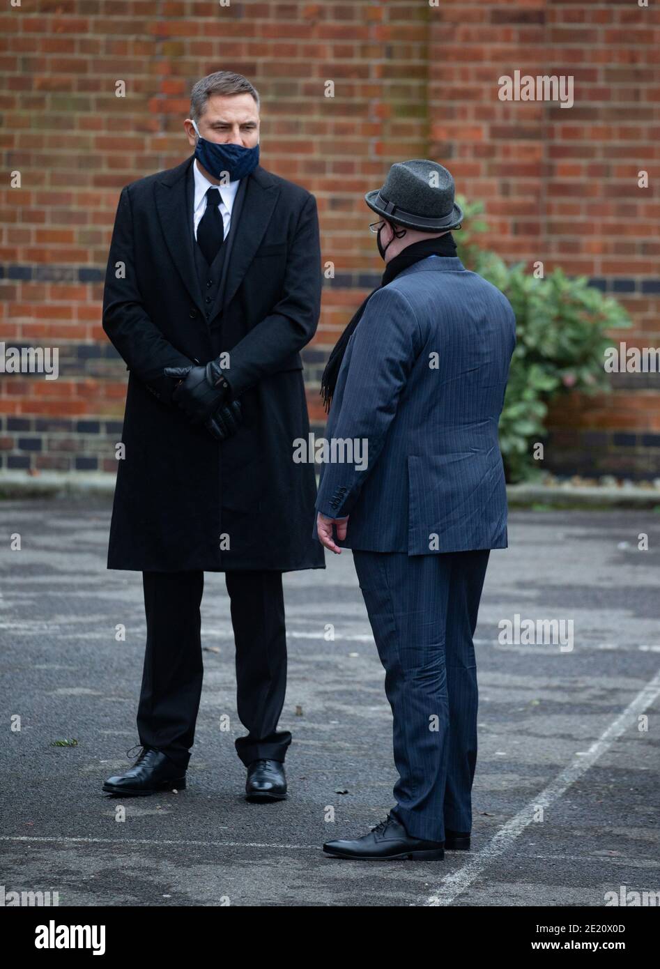 Comedians David Williams (left) and Matt Lucas, at Golders Green for the funeral of Dame Barbara Windsor who died from Alzheimer's Disease, aged 83. Stock Photo