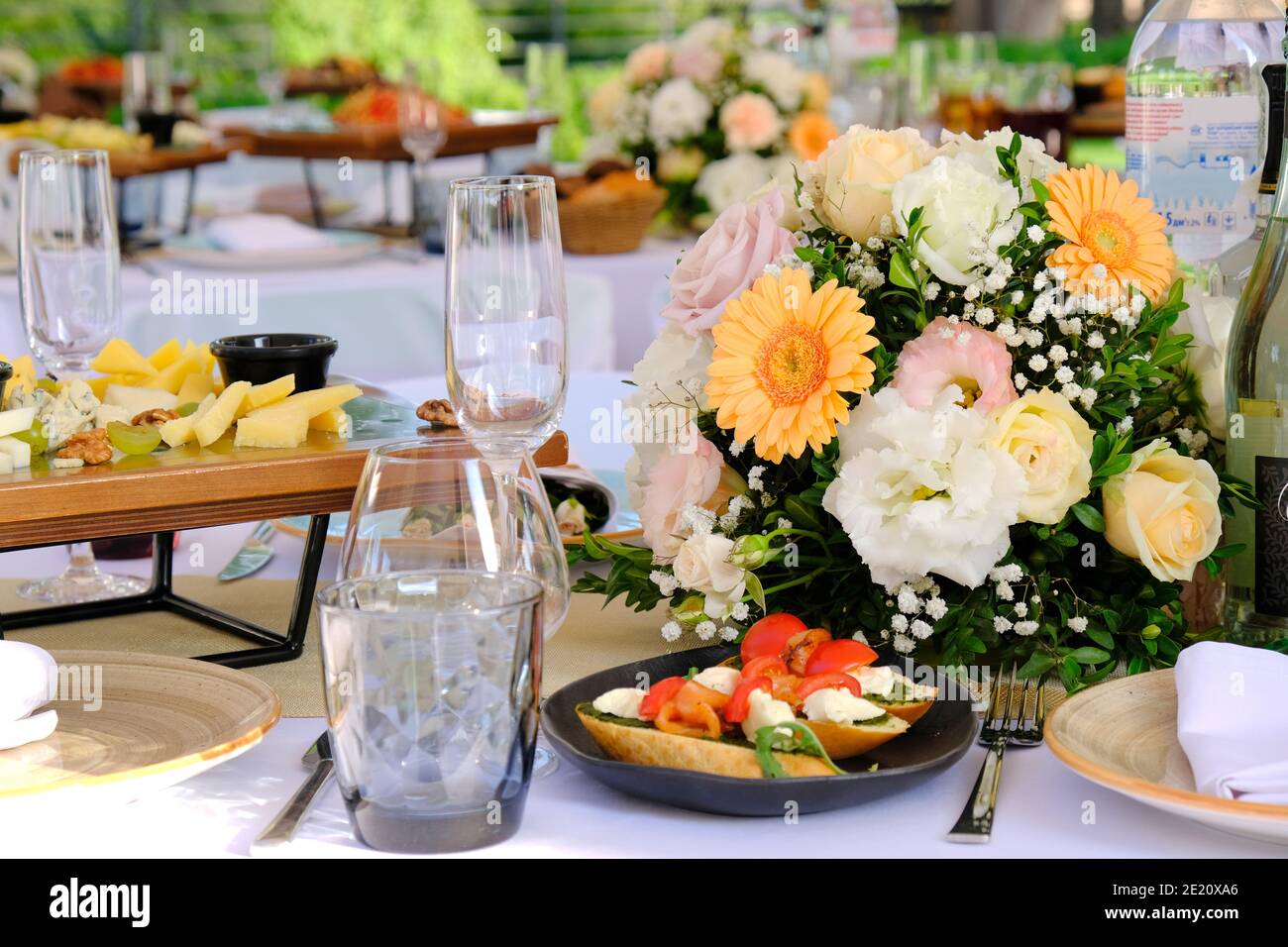 Wooden dinner trays hi-res stock photography and images - Alamy