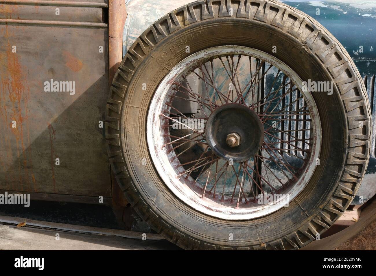 Spare Wheel Rusted Old car spare wheel hi-res stock photography and images - Alamy