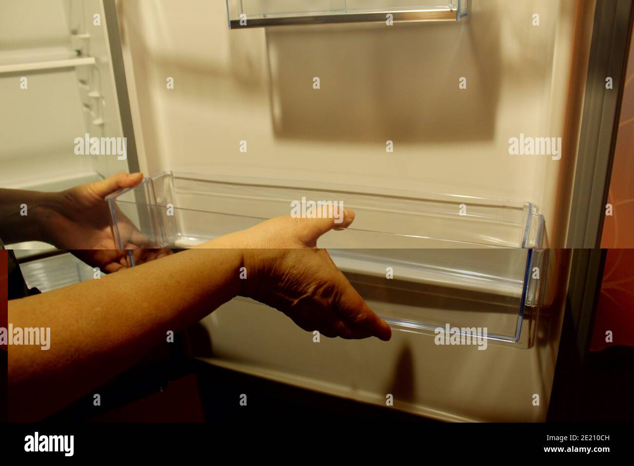 Cleaning cleaning fridge sink wipes the shelf inserts the shelf Stock