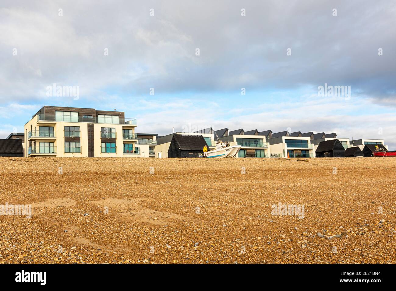 Modern homes on Fisherman’s beach, Hythe, Kent Stock Photo Alamy