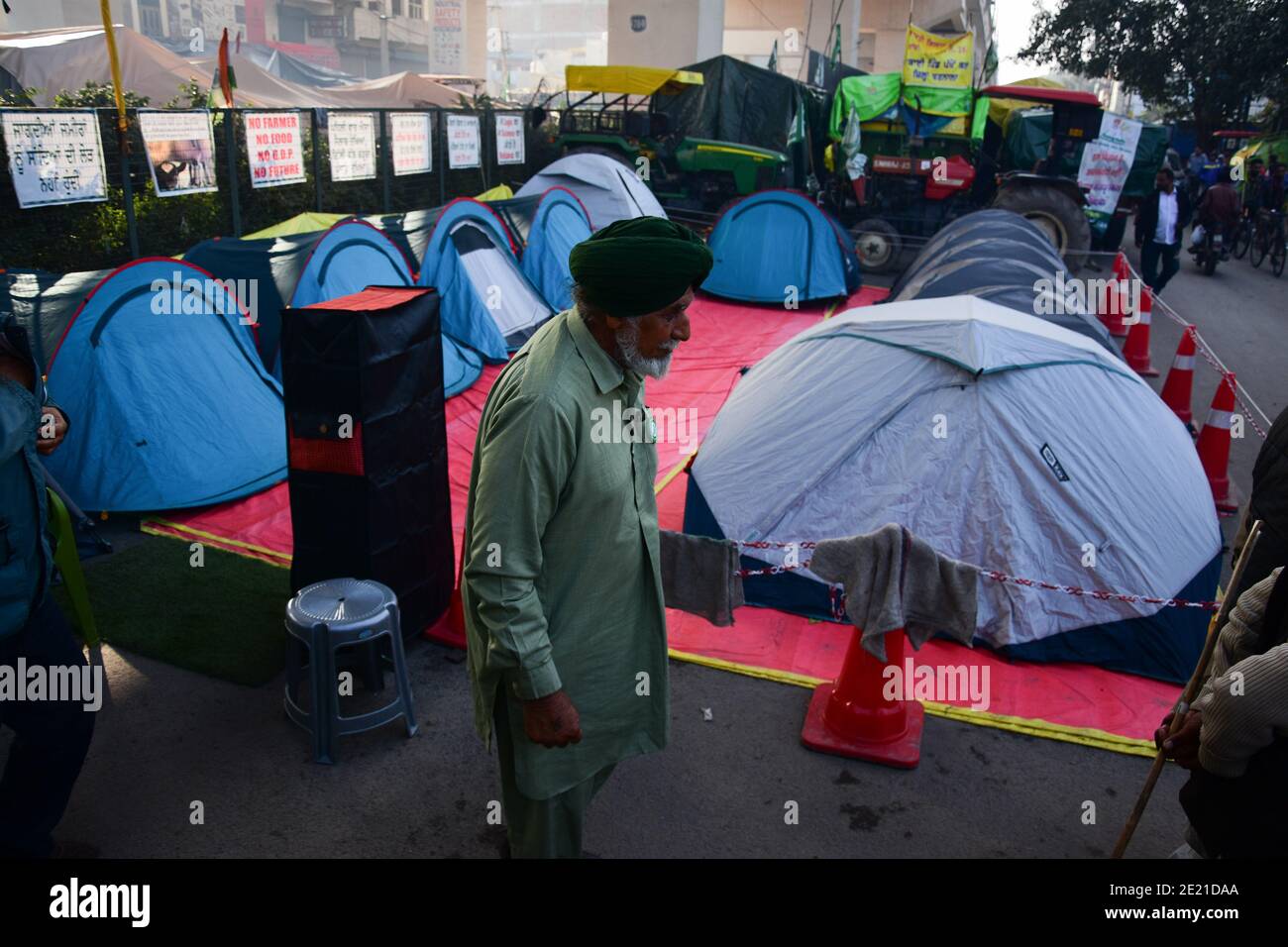 Delhi, India. 10th Jan, 2020. Waterproof tents installed by protesters during the ongoing farmers' protest against the new farm laws, at Tikri Border.Indian farmers are protesting against the three farm acts passed by Parliament in September 2020. Local farmer unions, and political opponents say the law will put farmers at the 'mercy of corporates'. Credit: SOPA Images Limited/Alamy Live News Stock Photo