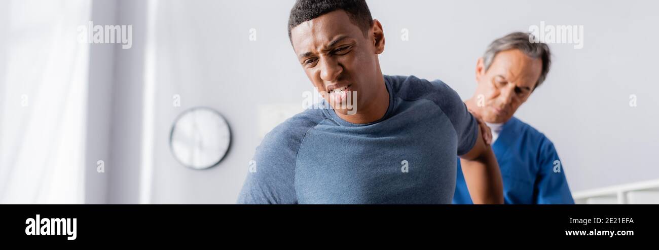 African american pain doctor hi-res stock photography and images - Alamy