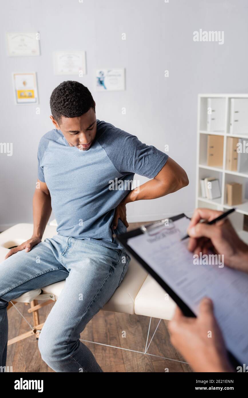 African american pain doctor hi-res stock photography and images - Alamy