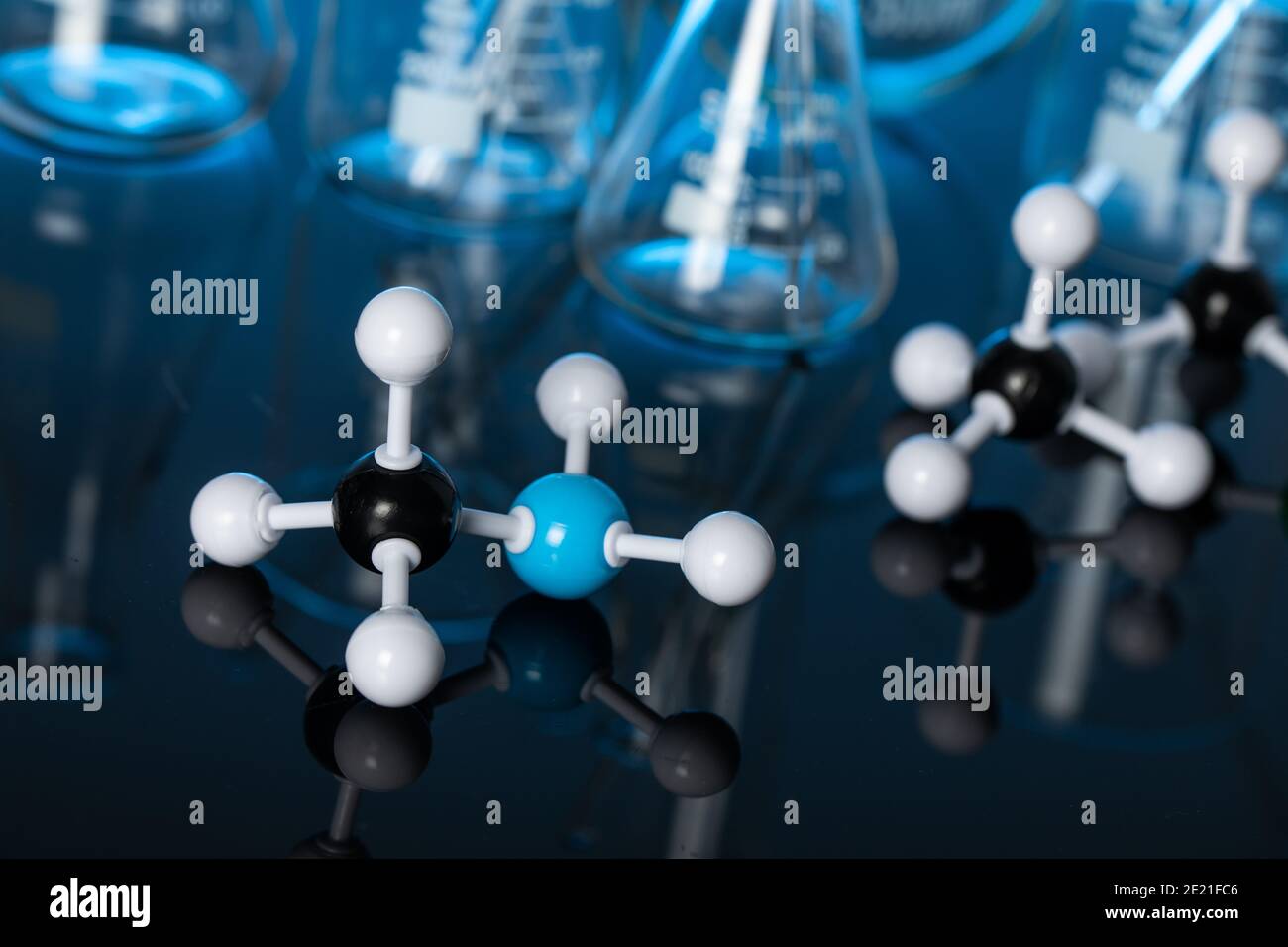 Closeup shot molecule structure hi-res stock photography and images - Alamy