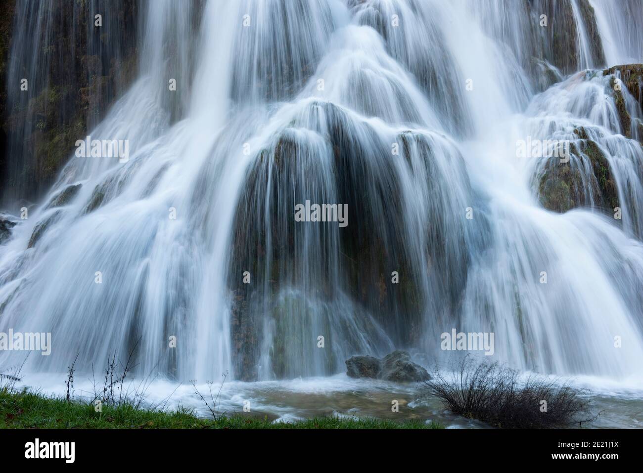 Baume-les-Messieurs (central-eastern France): the “cascade des Tufs” waterfall Stock Photo