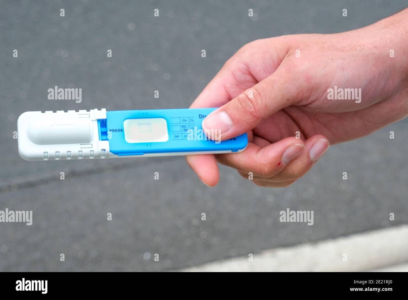 Barentin (northern France): roadside drug testing. Gendarmes (police officers) in the field: roadside drug screening and risk of penalties for users d Stock Photo