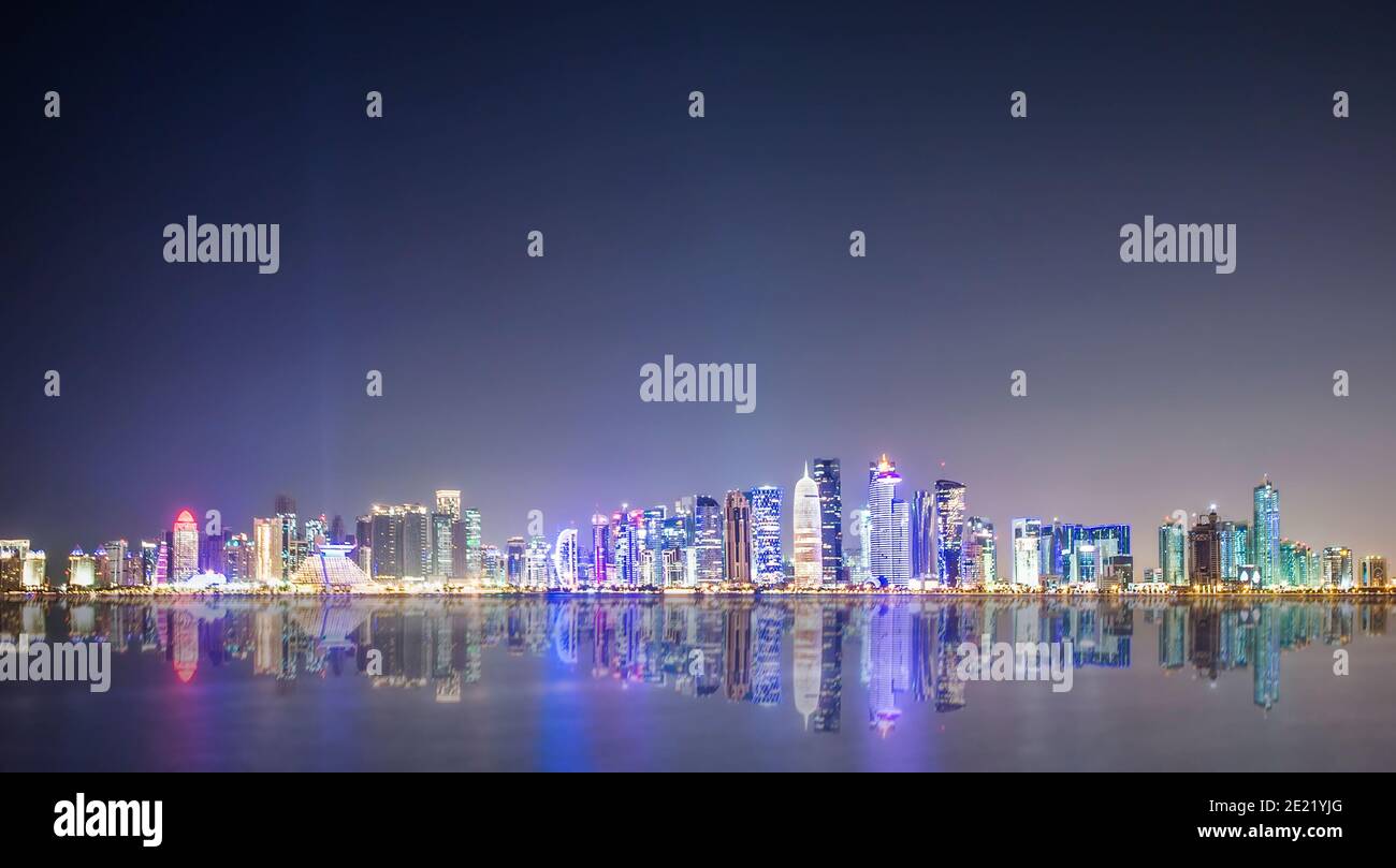 Doha skyline silhouette hi-res stock photography and images - Alamy