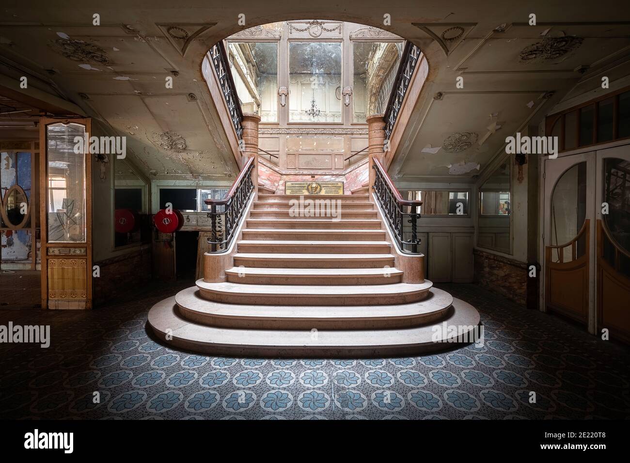 Abandoned movie theatre interior hi-res stock photography and images ...