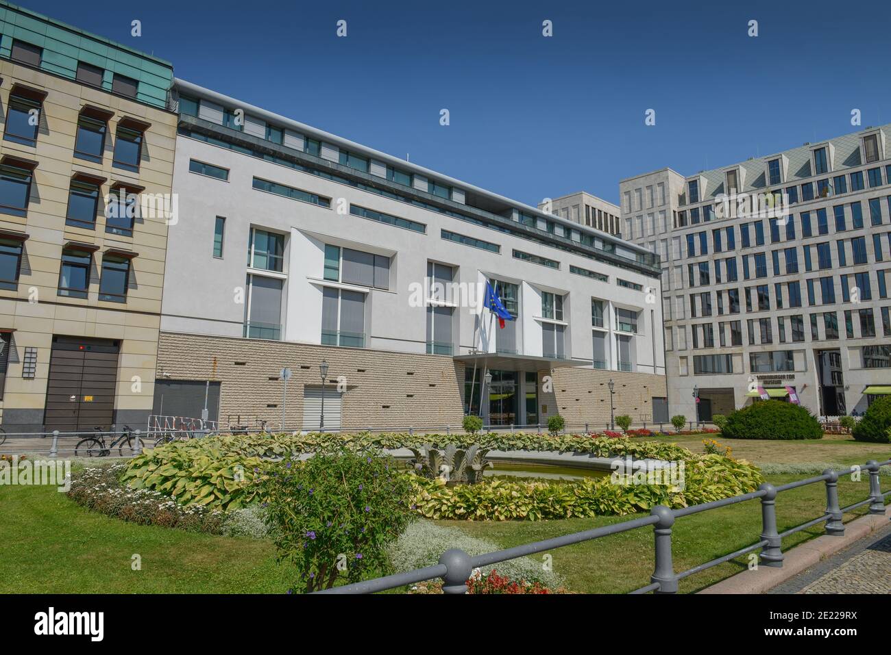 Franzoesische Botschaft Pariser Platz Mitte Berlin Deutschland franzoesische-botschaft-pariser-platz-mitte-berlin-deutschland