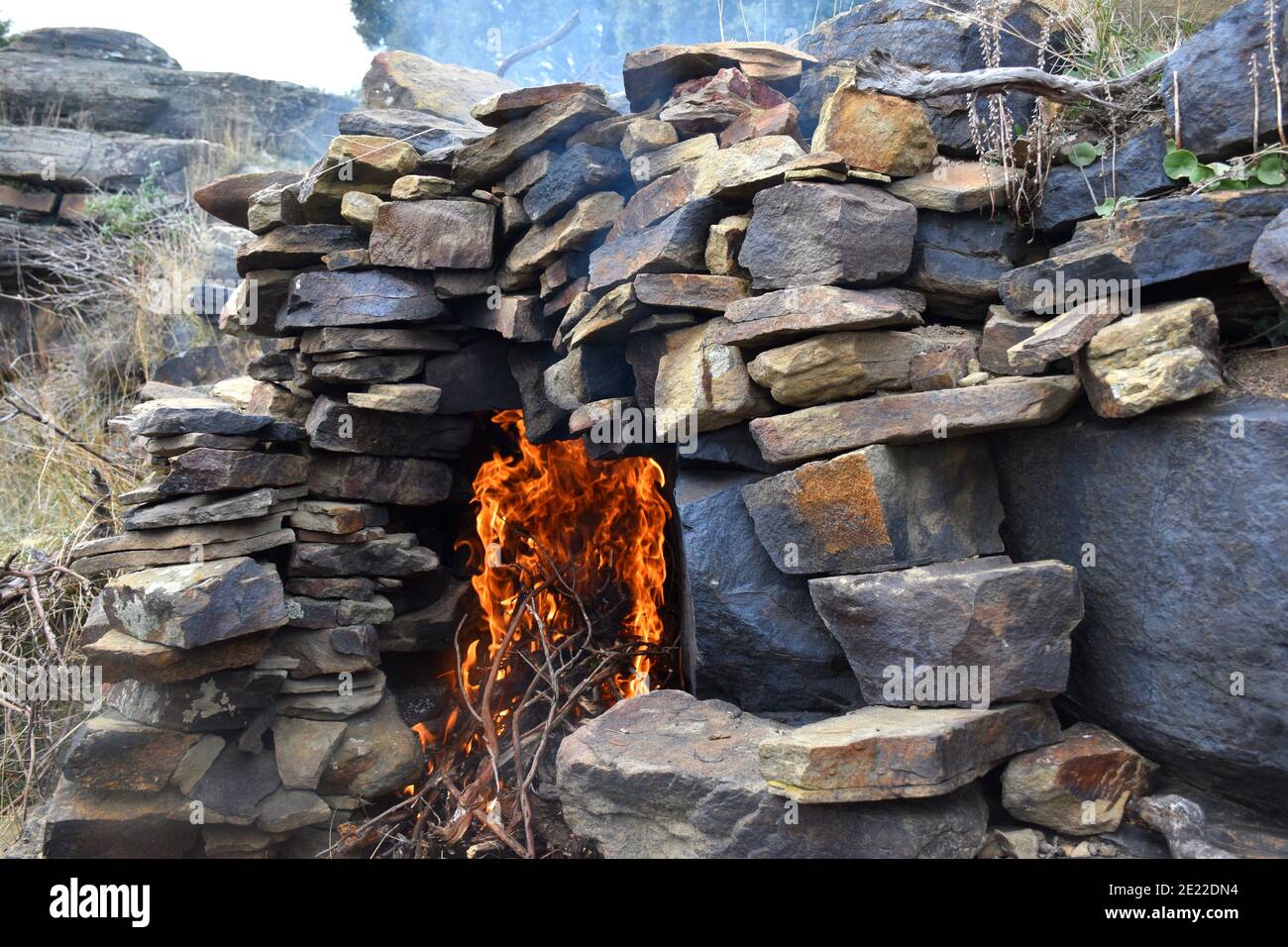 Campfire stones hi-res stock photography and images - Alamy