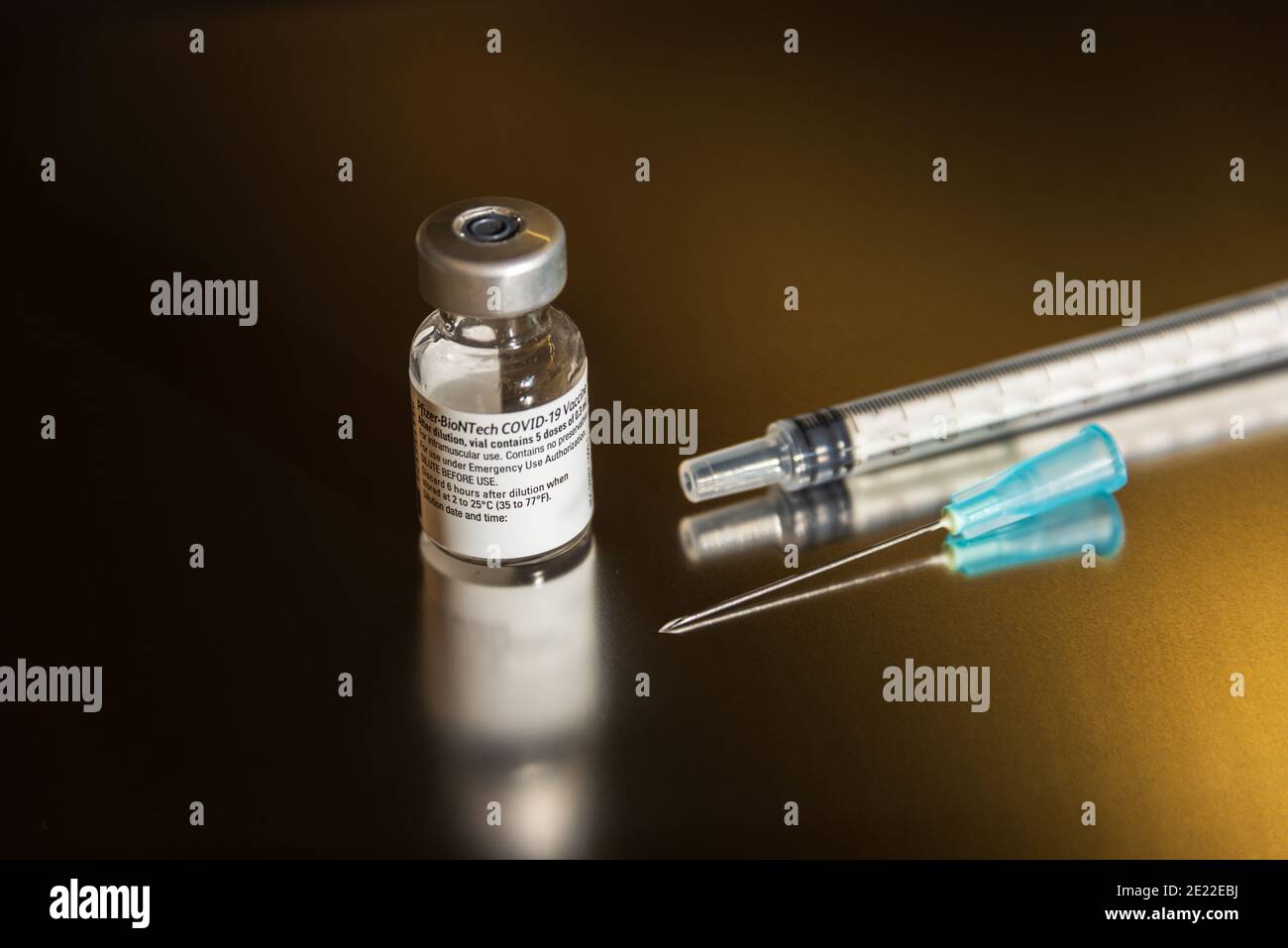 Die Impfbereitschaft gegen das Coronavirus in Deutschland steigt, die Impfzentren sind vorbereitet und nehmen Termine für die Impfung an. Stock Photo