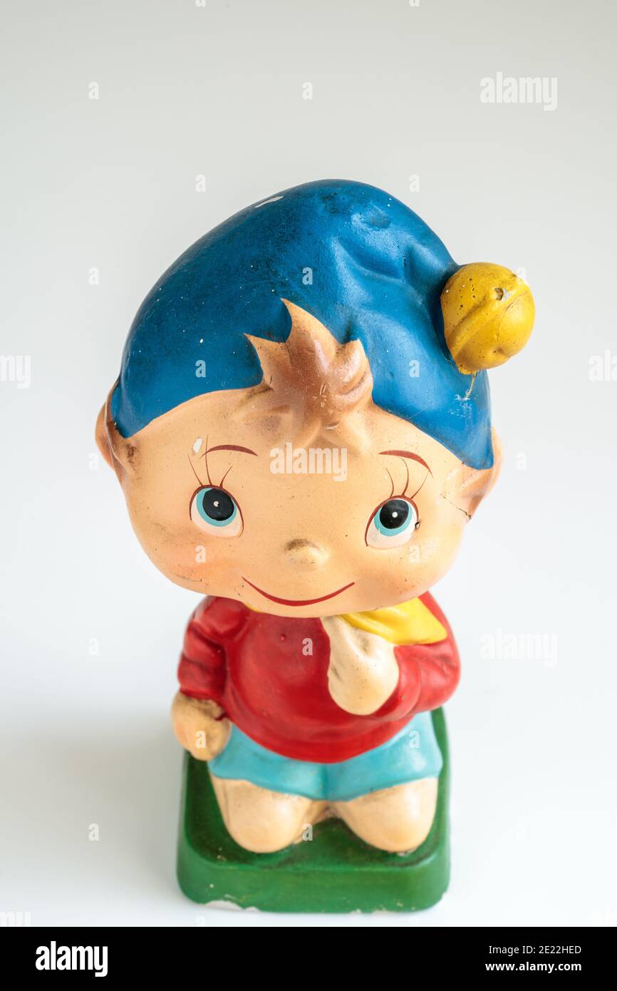 1960's noddy figure with waggly head. Kneeling noddy on green base ...