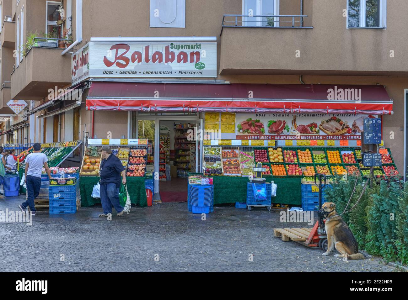 Türkischer Supermarkt, Föhrer Strasse, Wedding, Mitte, Berlin, Deutschland Stock Photo