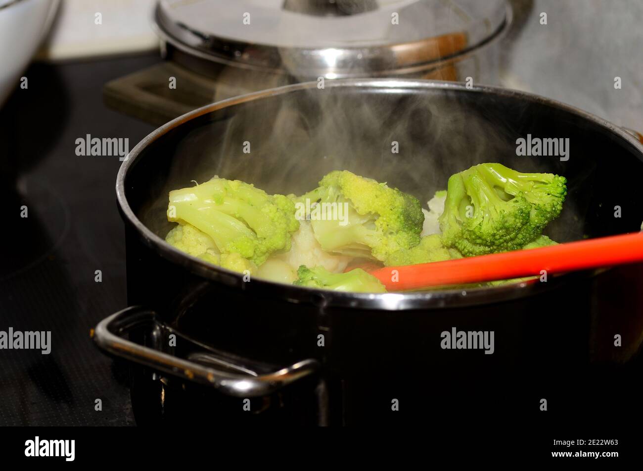 boiling fresh green vegetables Stock Photo Alamy