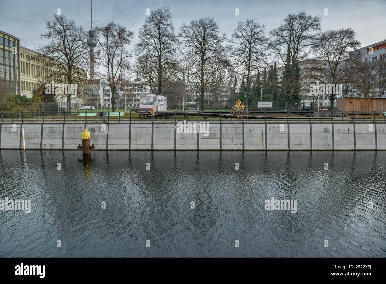Kupfergraben, Spreekanal, Friedrichsgracht, Mitte, Berlin, Deutschland Stock Photo Alamy Kupfergraben, Spreekanal, Friedrichsgracht, Mitte, Berlin, Deutschland Stock Photo Alamy