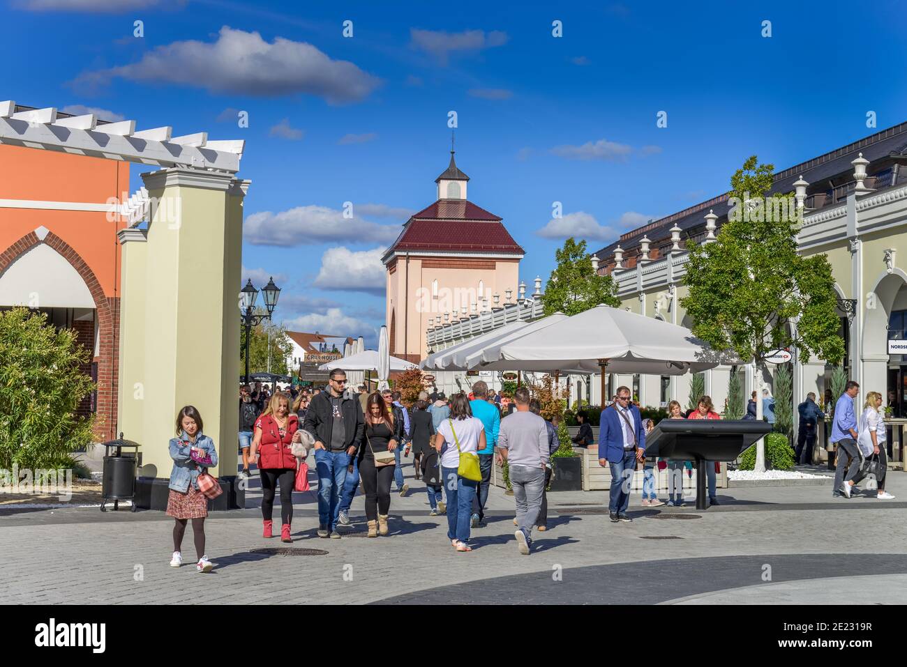 B5 designer outlet center hi-res stock photography and images - Alamy
