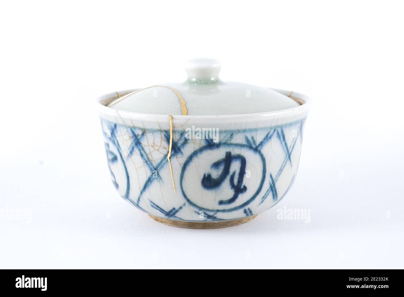 Kintsugi teapot hi-res stock photography and images - Alamy