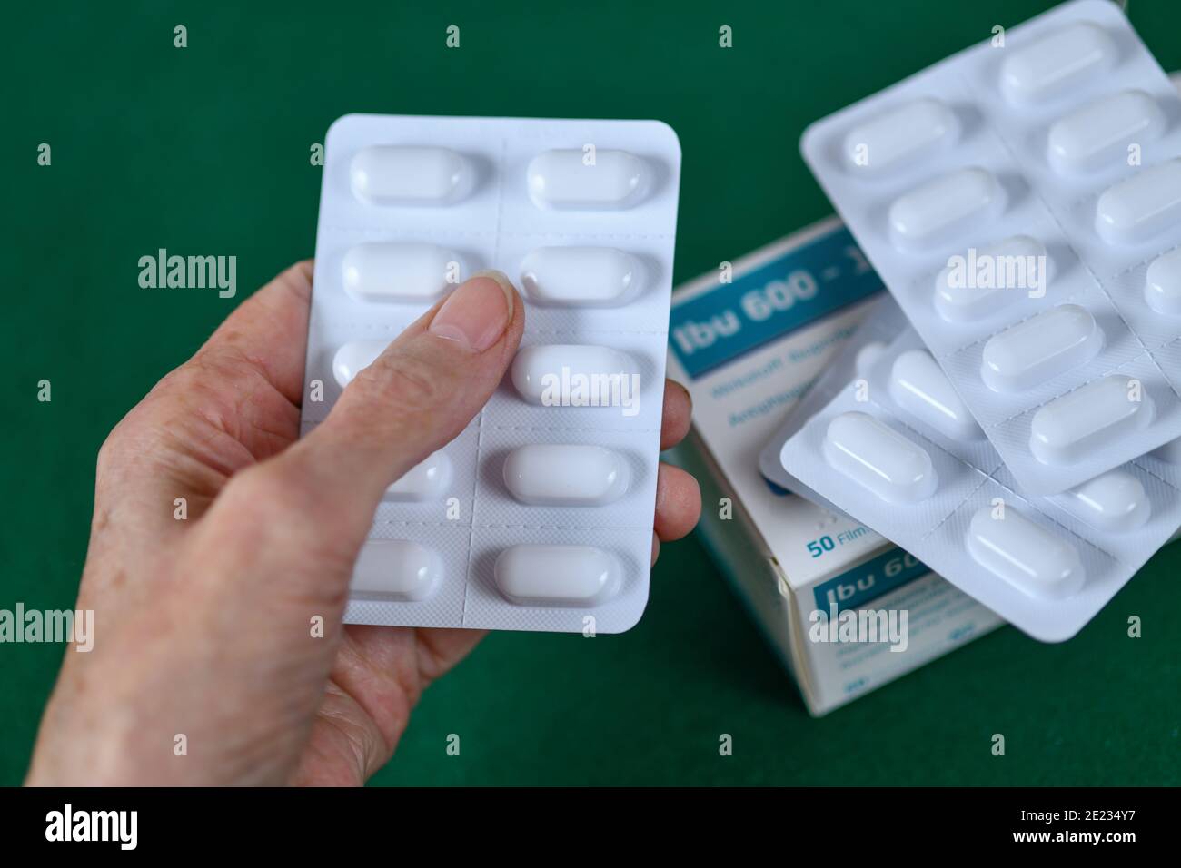 Ibuprofen Tabletten Stock Photo