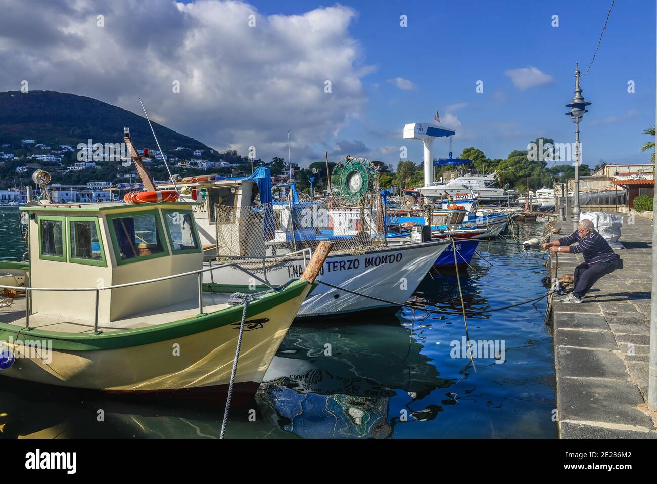 Italienisches fischerboot hi-res stock photography and images - Alamy