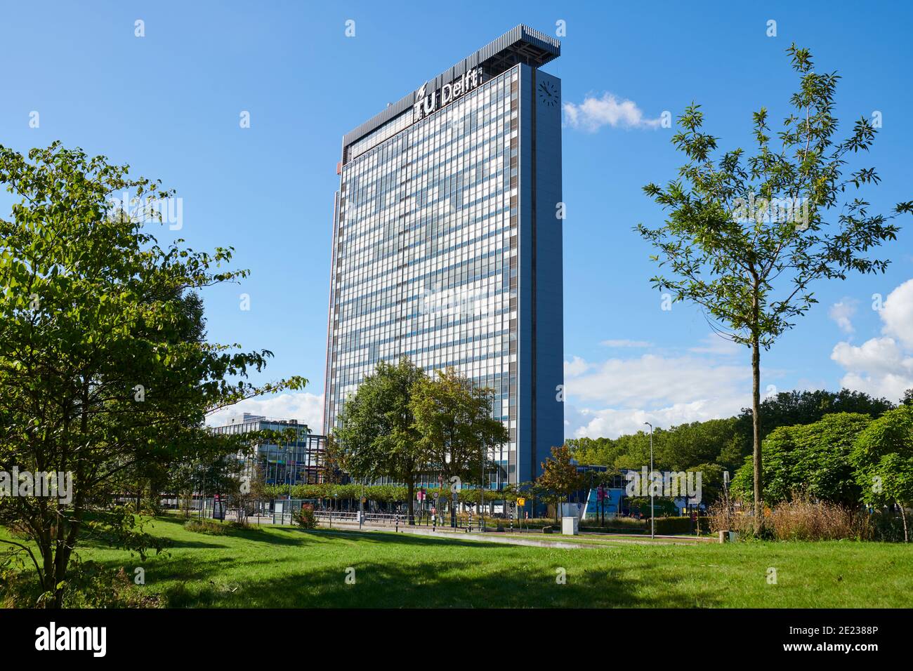 The building of Electrical Engineering, Mathematics and Computer Science (EMI building) on the campus of Delft University of Technology (TU Delft) Stock Photo