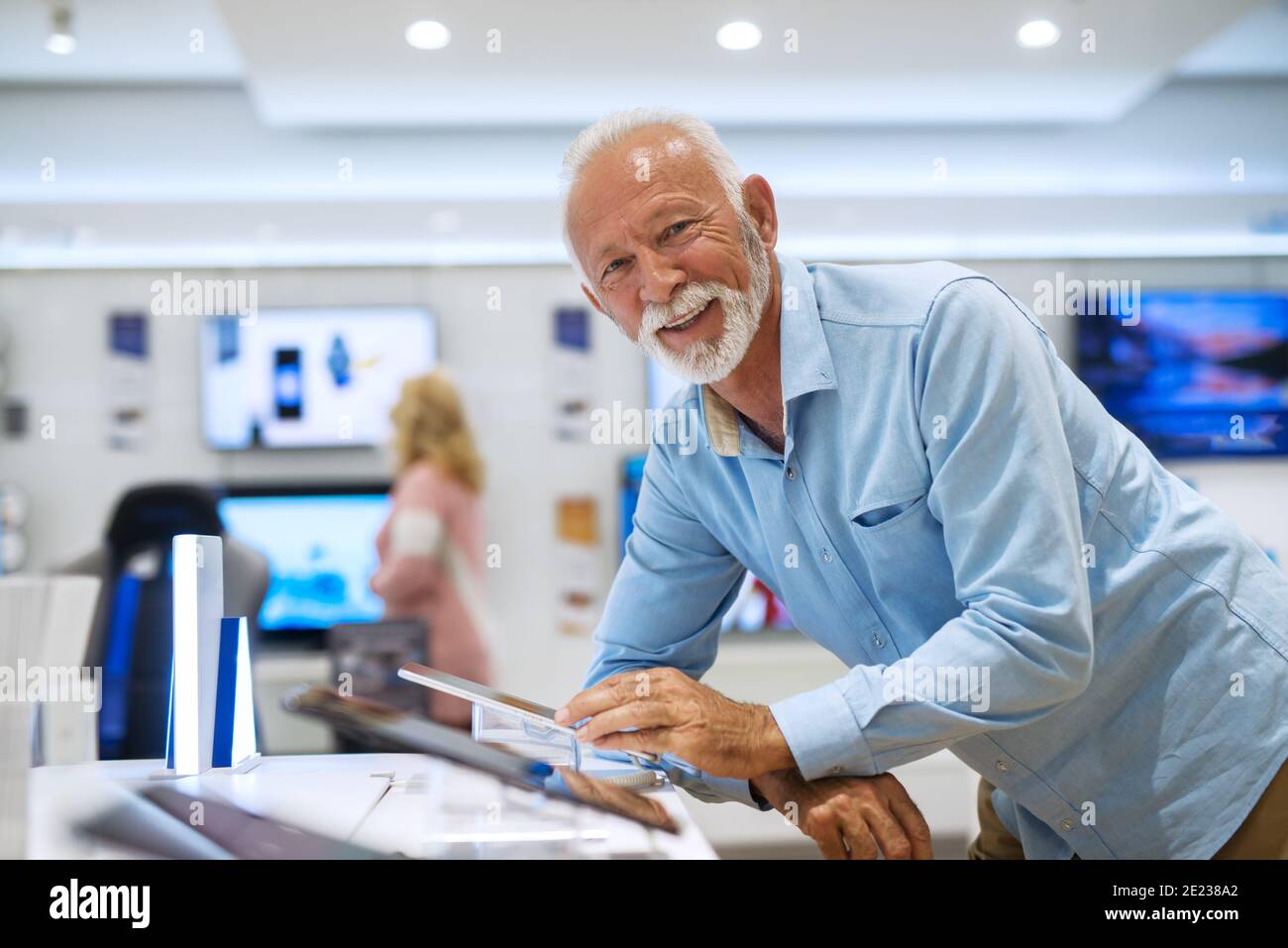 Bearded old man stand hi-res stock photography and images - Alamy