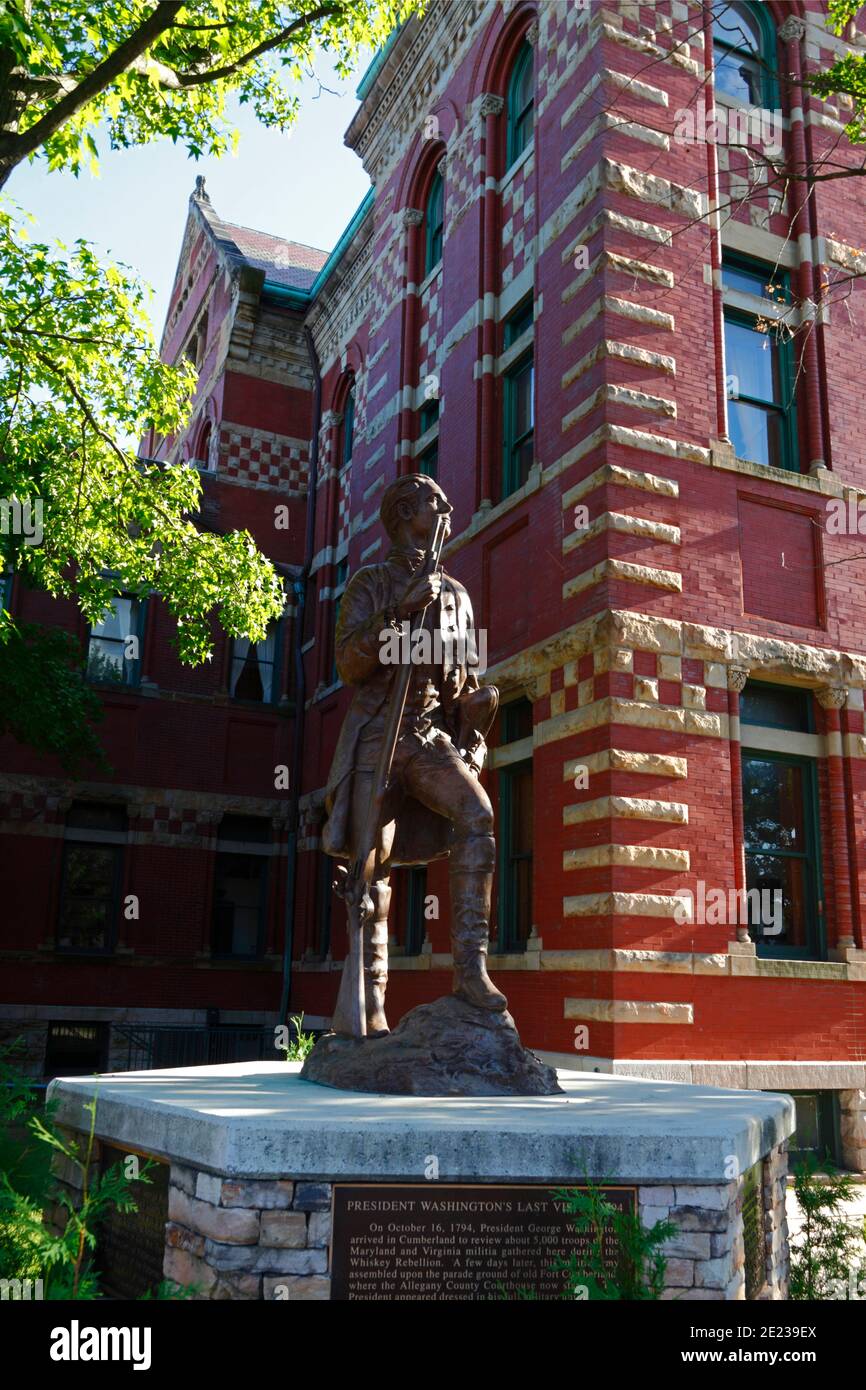 Statue of George Washington outside Circuit Court for Allegany County building, Cumberland, Maryland MD, USA Stock Photo