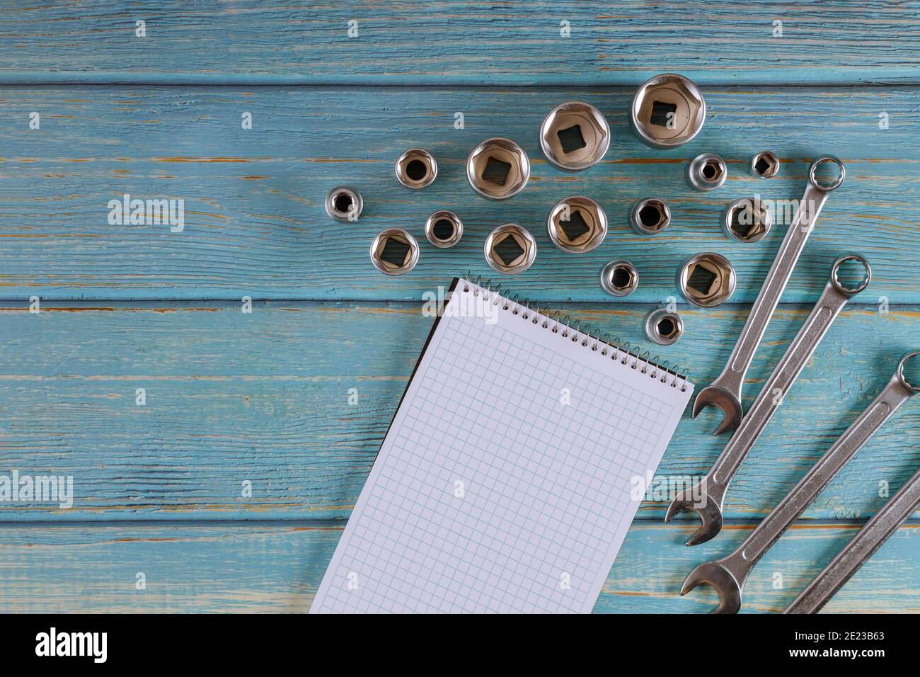 Working in combination spanner automotive set of wrenches for car